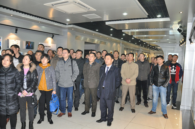 20151217160905_2945 6966集团-不凡成就非凡,相信品牌的力量