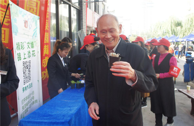 20181106095729_9734 6966集团-不凡成就非凡,相信品牌的力量