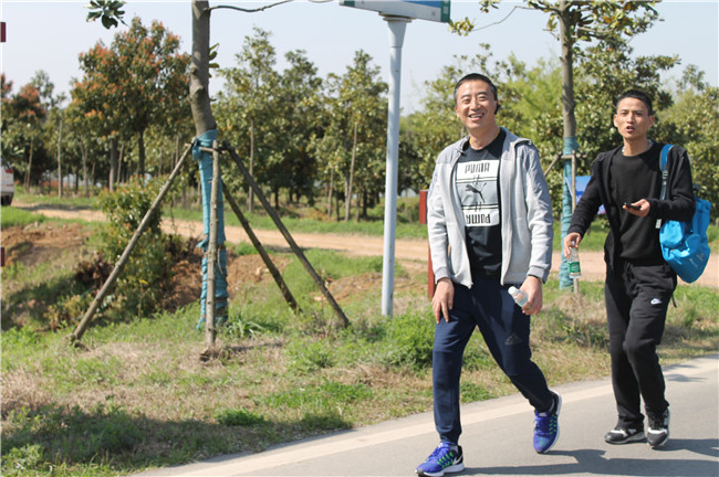 6966集团-不凡成就非凡,相信品牌的力量