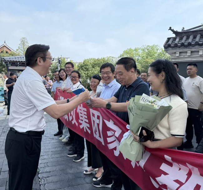 20250922173658_1765 6966集团-不凡成就非凡,相信品牌的力量
